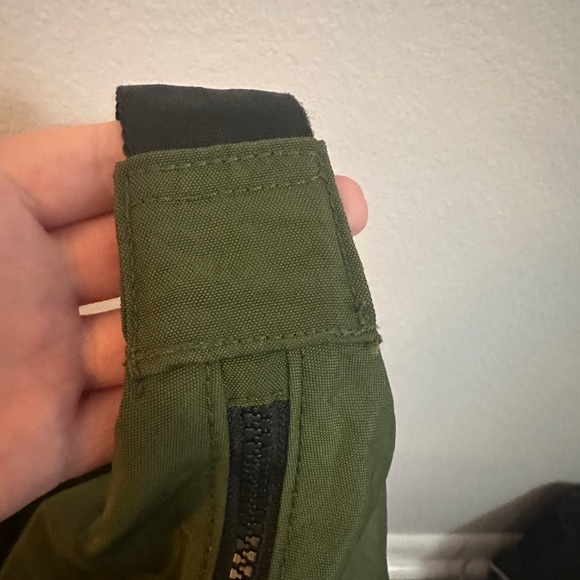 BAGGU Medium Crescent in Bay Laurel - Picture 6 of 6